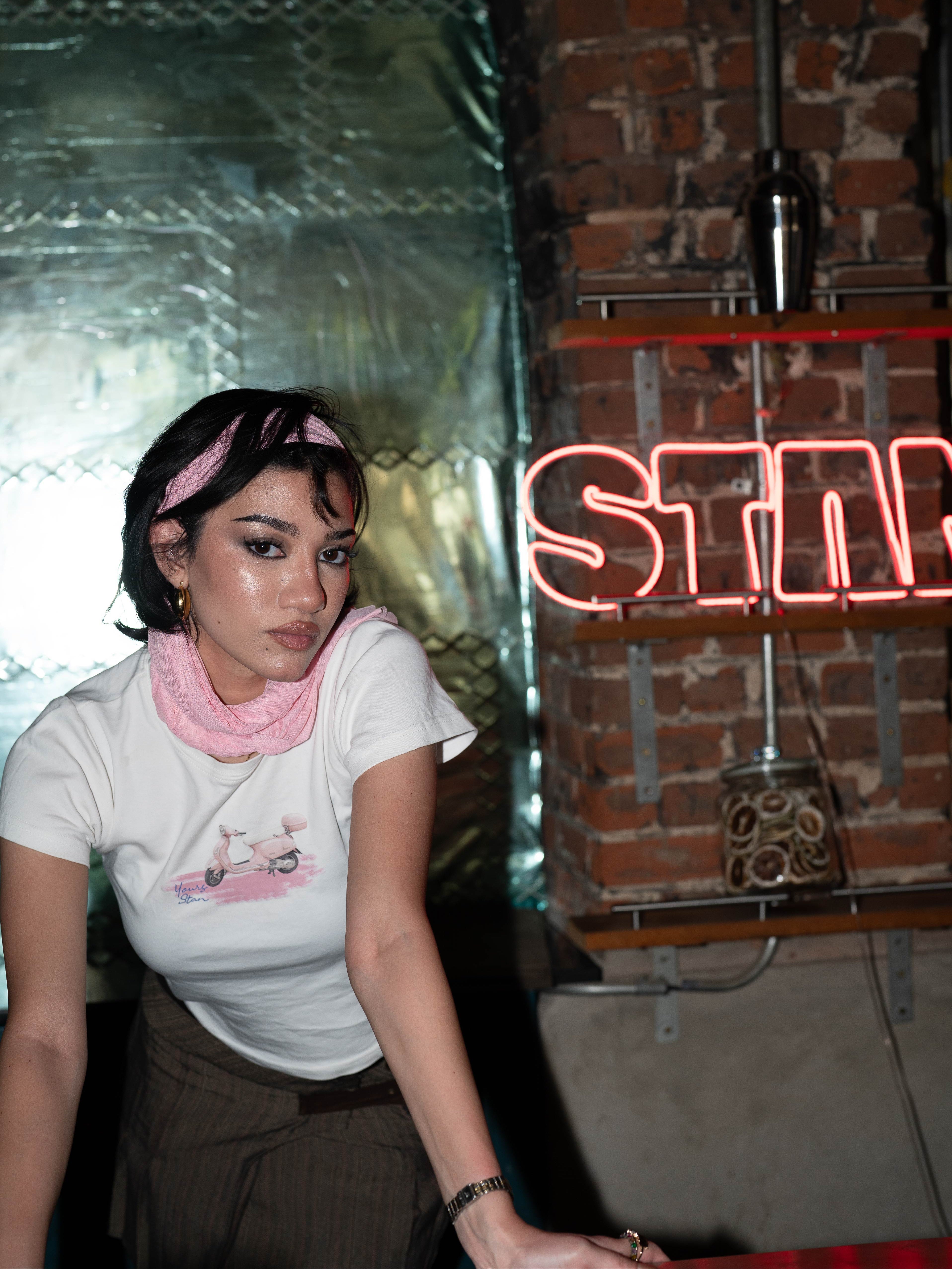 Vespa Fiesta white baby tee